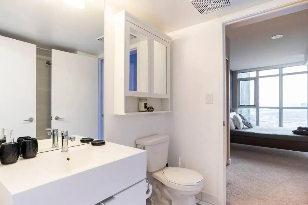 Skyhigh Haven Led-Lit Downtown Condo Retreat Toronto Apartment