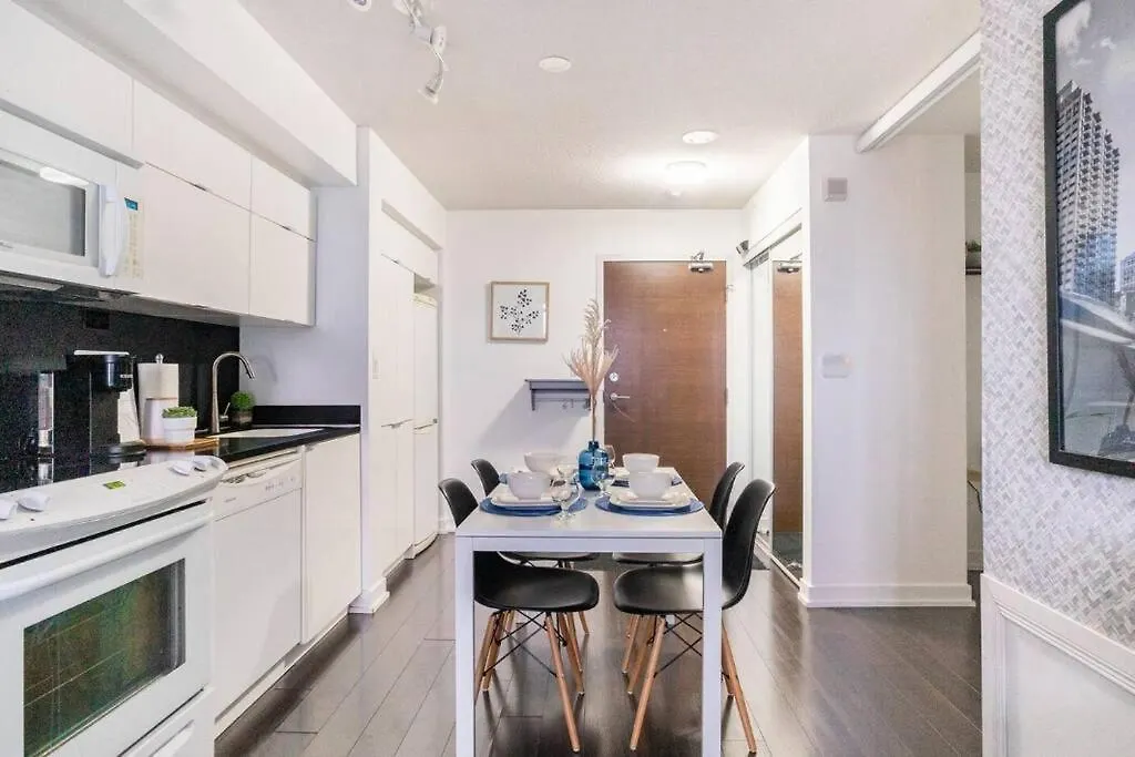 Skyhigh Haven Led-Lit Downtown Condo Retreat Toronto